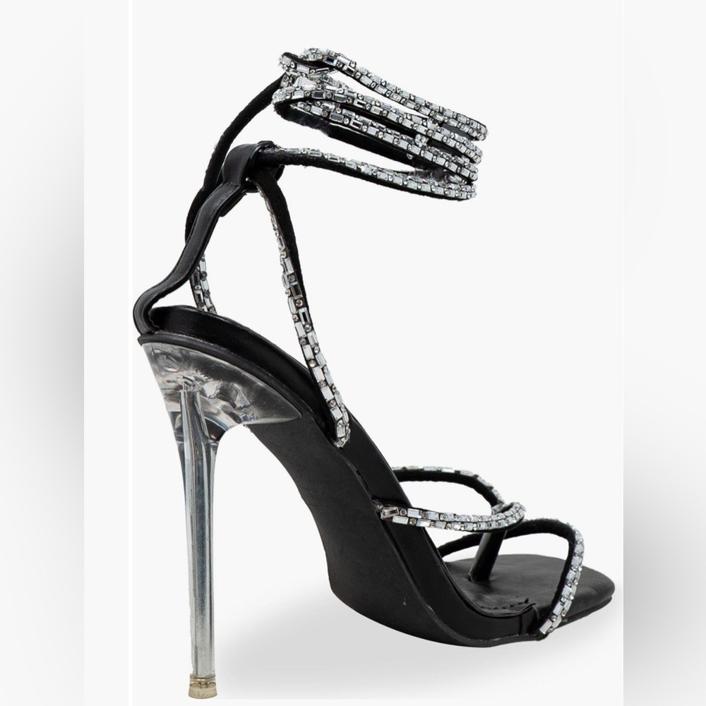 New! Chase & Chloe Elegant Black and Silver Women's Stilettos Size 9 - Picture 1 of 6